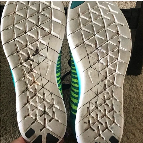 Nike FREE RUN FLYKNIT Sneakers in Teal and Black 7Y/8.5W - Picture 5 of 6
